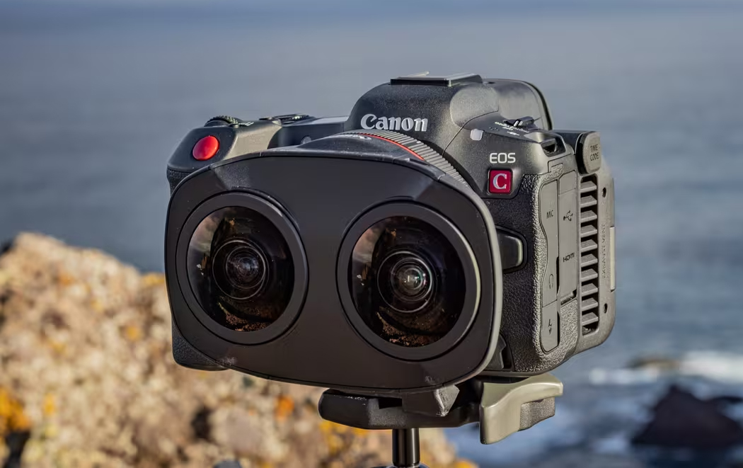 Cámara Canon EOS R5 C con objetivo Canon RF 5.2mm Dual Fisheye