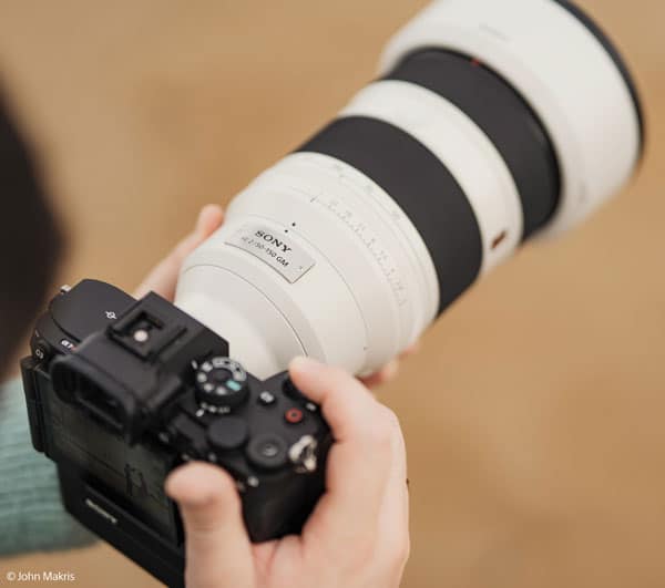 Lente Sony FE 50-150mm F2 GM con cámara Sony A7